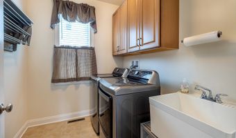 33 S Crossing Way, Bethel, CT 06801