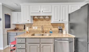 1707 Walnut St, Albertville, AL 35950