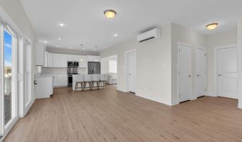 42 Carlyle Dr, Bayville, NJ 08721