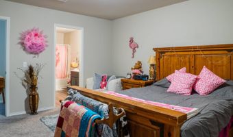 3015 Brooke Rd, Chickasha, OK 73018
