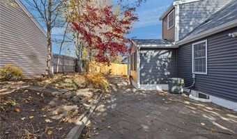 31 Swan St, North Providence, RI 02911