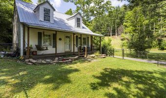688 Saunders Hollow Rd, Barboursville, WV 25504