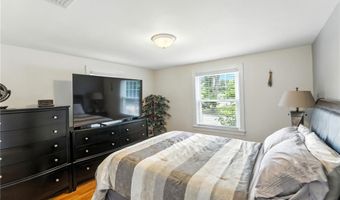 54 Novelty Rd, Warwick, RI 02889