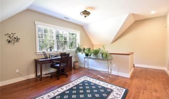 165 Lenihan Ln, East Greenwich, RI 02818