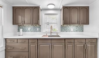 168 21st Ave, Apalachicola, FL 32320