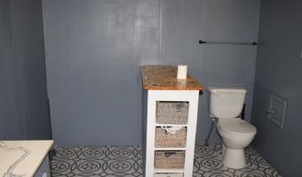 188 Compass Lake Dr, Alford, FL 32420