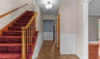 43 Peckham Pl, Bristol, RI 02809