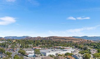 5720 Skyview Way E, Agoura Hills, CA 91301