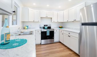 323 W Papa Ave, Kahului, HI 96732