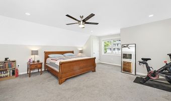 48 Old Elm St, Billerica, MA 01862