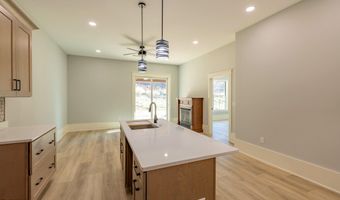 1036 Cummings St 1, Abingdon, VA 24211