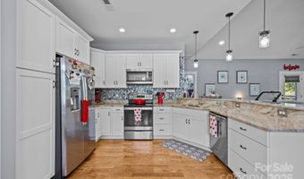2 Wood Path Ln, Arden, NC 28704