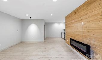 31 Lilac St, Asheville, NC 28806