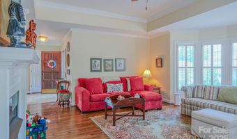8 Creekside Way, Asheville, NC 28804