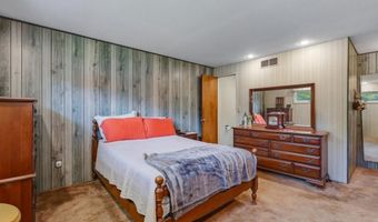 35 Dorchester Ln, Branford, CT 06405