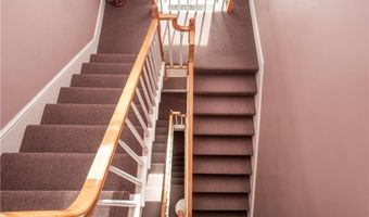 1 Oakwood Ter 7, Newport, RI 02840