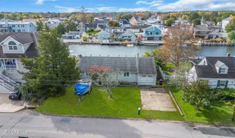 64 Harbor Inn Rd, Bayville, NJ 08721