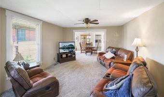 911 E 5th St, Altamont, KS 67330