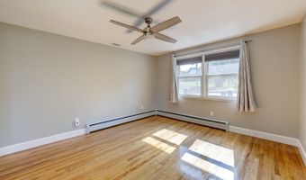 136 Juniper Ln, Berlin, CT 06037