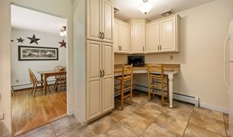 44 Williamsburg Dr, Cheshire, CT 06410