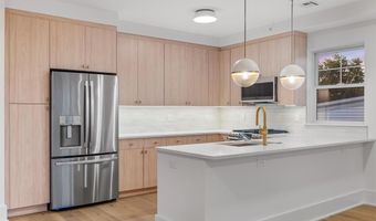 525 AVENUE E 3, Bayonne, NJ 07002