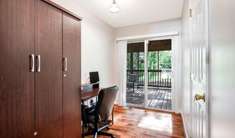 4406 ROUNDHILL Rd, Alexandria, VA 22310
