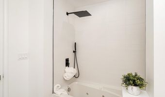 35 Waldron Rd, Allentown, NJ 08501