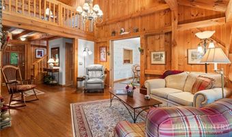 221 White Oak Trl, Banner Elk, NC 28604