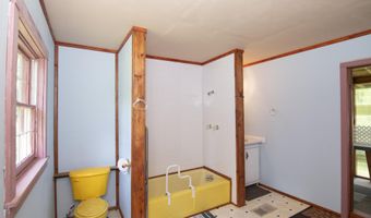 213 Patterson Creek Dr, Alderson, WV 24910