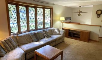 8 Wood Dr, Atkinson, NH 03811