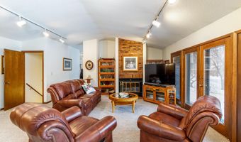 5407 Valley Rd, Ames, IA 50014