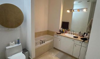 19900 E Country Club Dr 114, Aventura, FL 33180