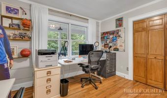 165 Leighway Ln, Banner Elk, NC 28604