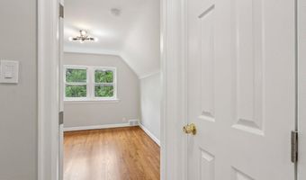 16 PARK Dr, Bellmawr, NJ 08031