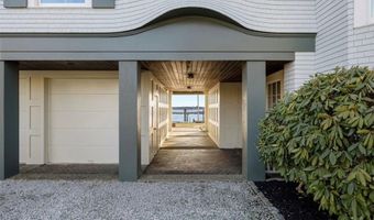 9 Hope St, Bristol, RI 02809