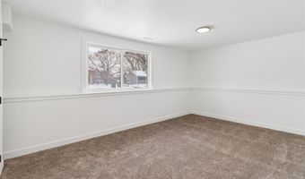 404 22nd Ave SW, Altoona, IA 50009