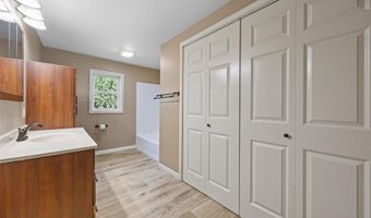 204 N Huber St, Anamosa, IA 52205