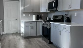 38 Edison St, Bayville, NJ 08721