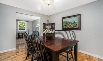 5 Hickory Hill Dr, Londonderry, NH 03053