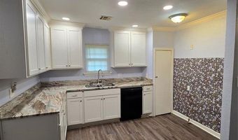 621 NE H St, Ardmore, OK 73401