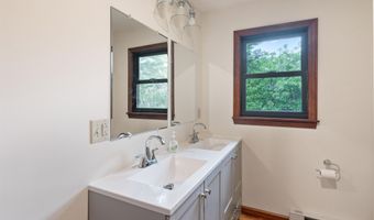 15 Spring Hollow Ln, Barre, VT 05641