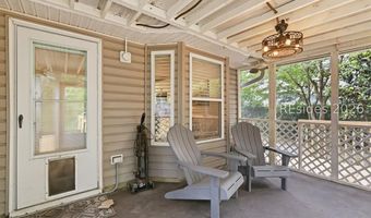 16 Sherwood Ln, Beaufort, SC 29907
