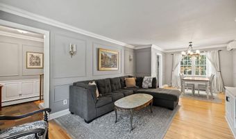13 Provost Dr, Airmont, NY 10901
