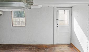 3245 Oakwood Ave, Alton, IL 62002
