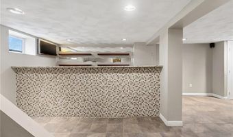 105 Park Ave, Cranston, RI 02905