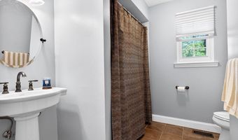 45 Winchester Ct, Aberdeen, NJ 07747
