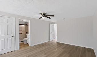 8527 Zephyr Dr, Indianapolis, IN 46217