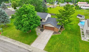 1102 Heritage Ln, Angola, IN 46703