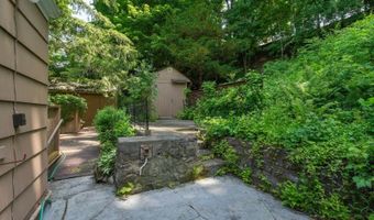 16 Lenape Ave, Andover, NJ 07860