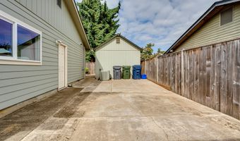 2790 32ND St, Springfield, OR 97477